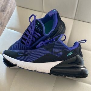 Lightly worn 7Y Nike AirMax